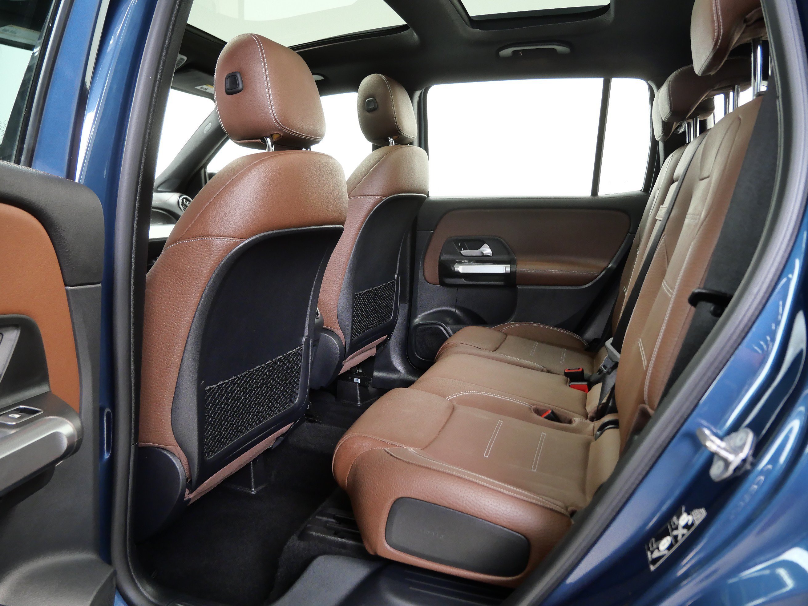 Used 2022 Denim Blue Metallic Mercedes-Benz AMG® GLB 35 image 17