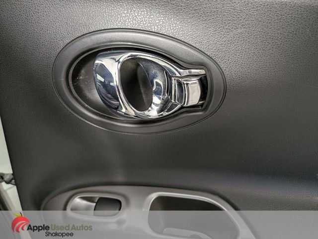 Used 2012 White Nissan SL image 34