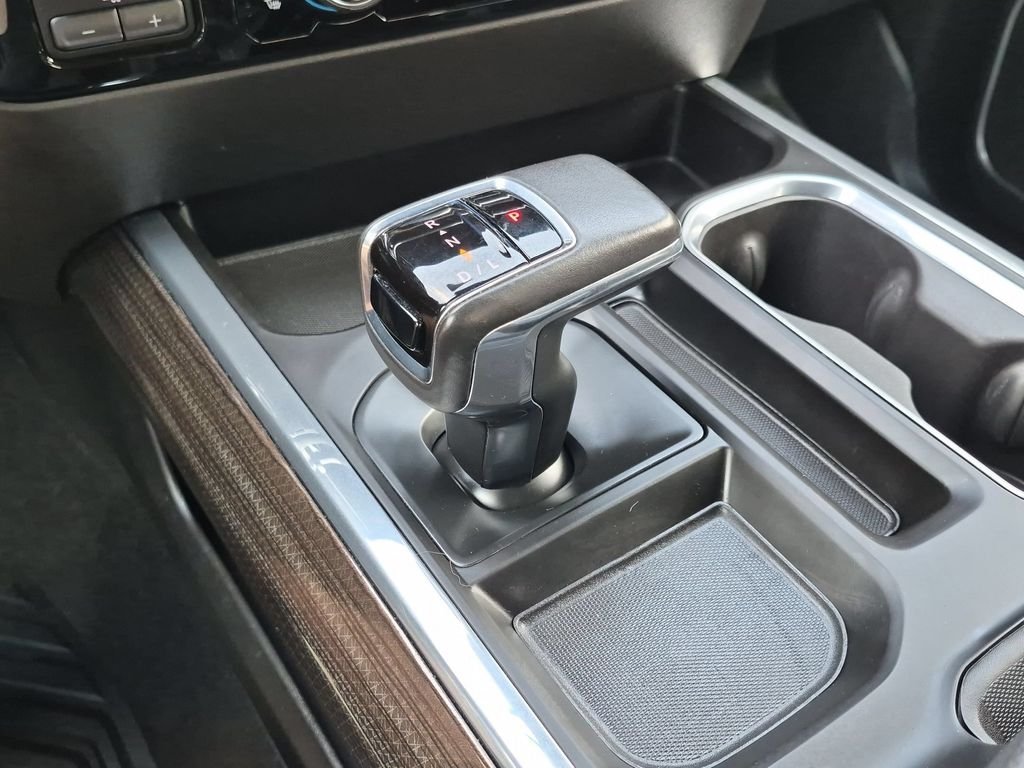 Used 2022  Chevrolet RST image 14