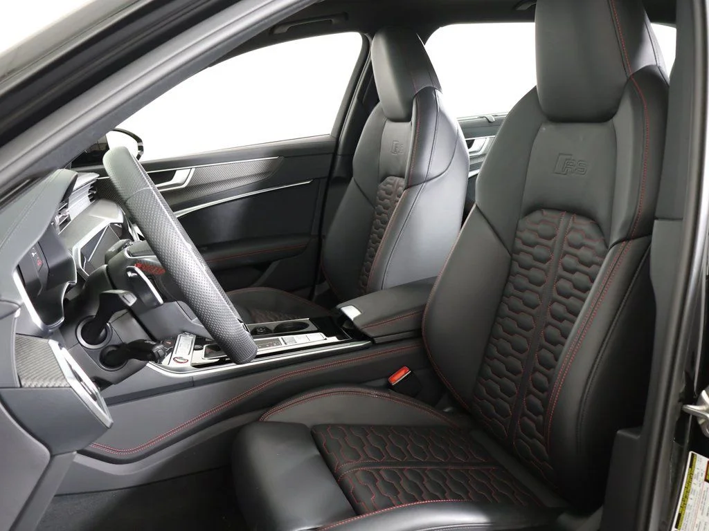 Used 2025 Mythos Black Metallic Audi 4.0T image 34