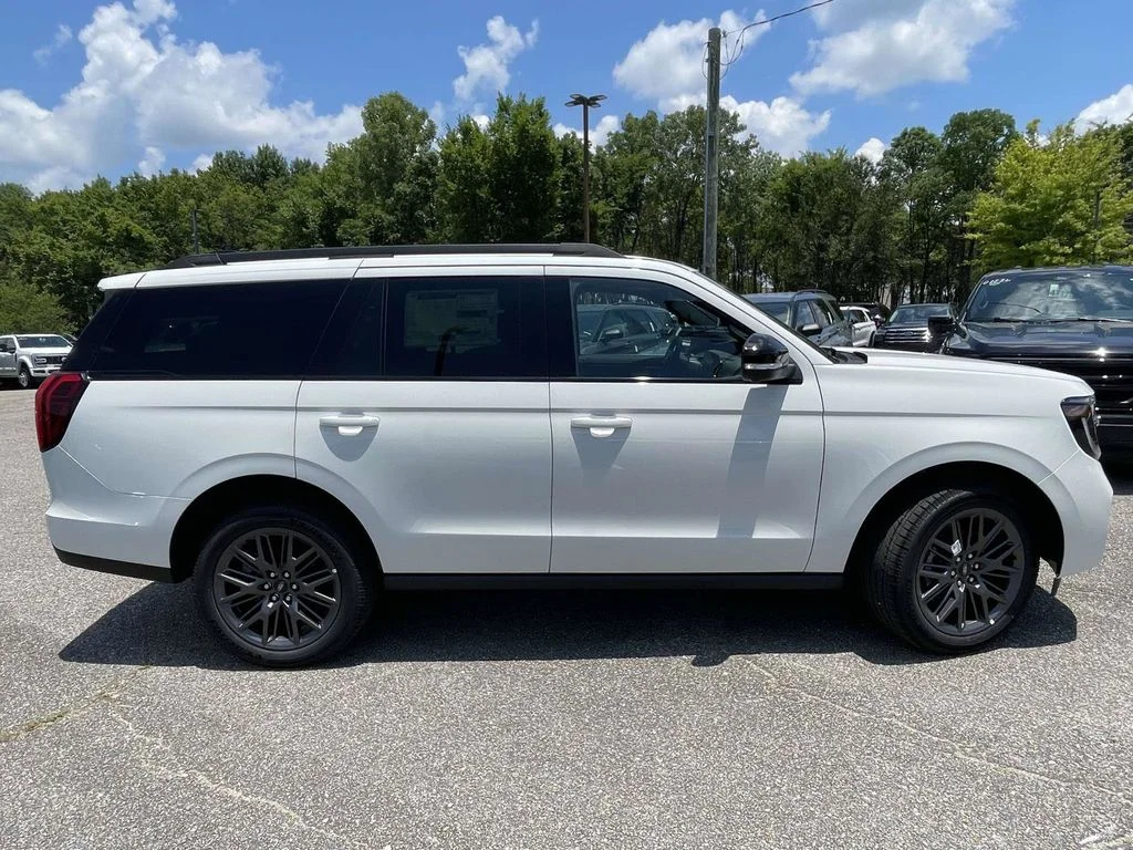 New 2027 White Ford Platinum image 2