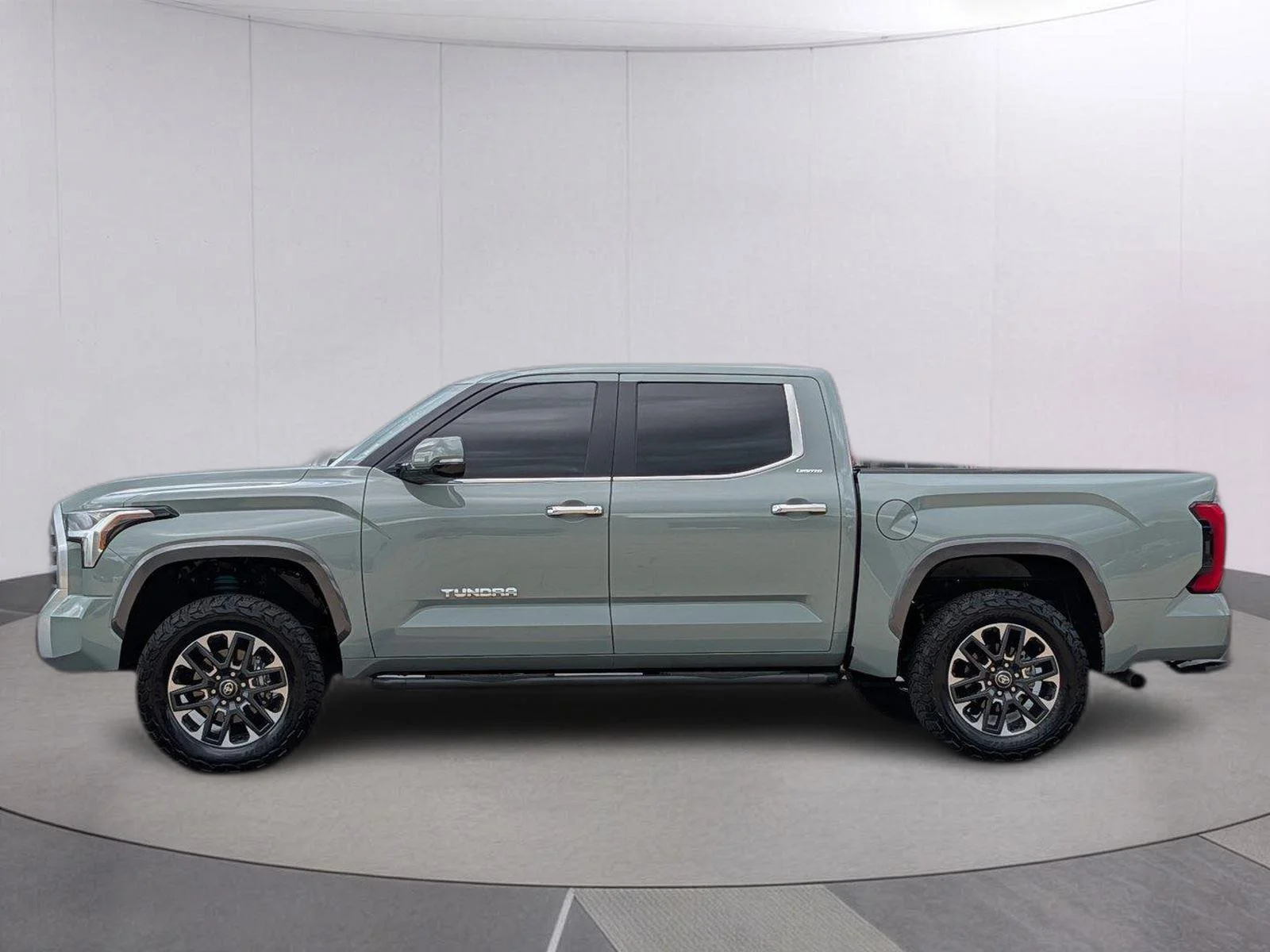 Used 2025 Lunar Rock Toyota Limited image 4