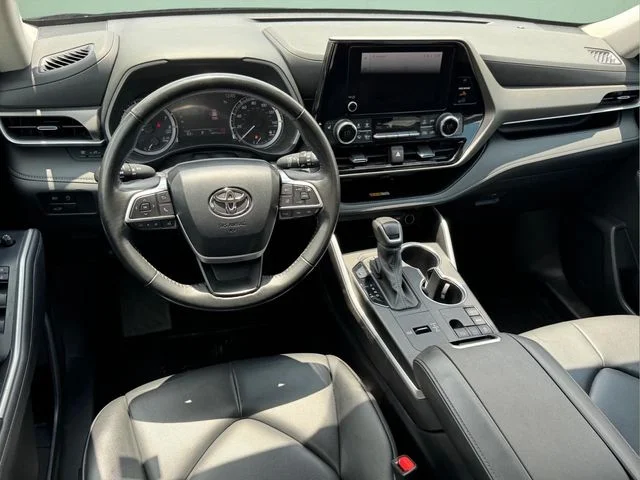 Used 2024 Silver Toyota XLE image 15