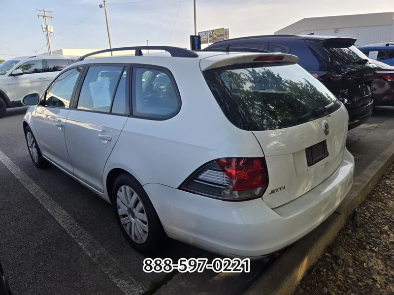 Used 2014 Candy White Volkswagen 2.5L S image 4