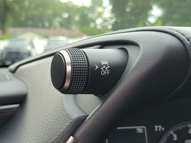 Used 2021 White Lexus 350 image 32