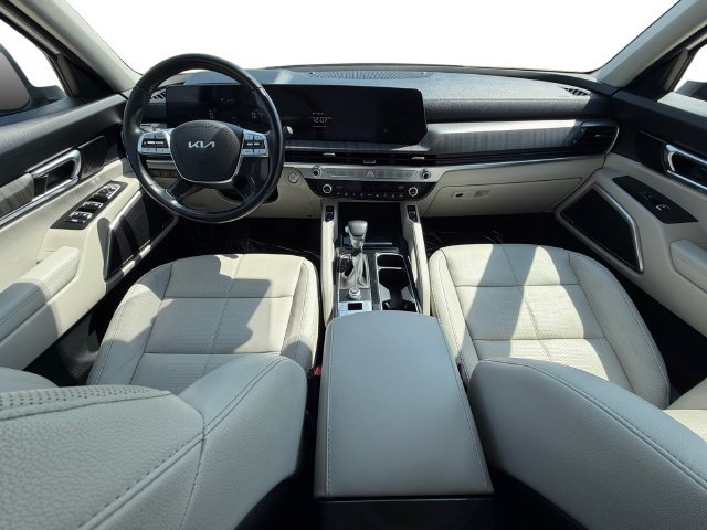 Used 2023 White Kia EX image 12