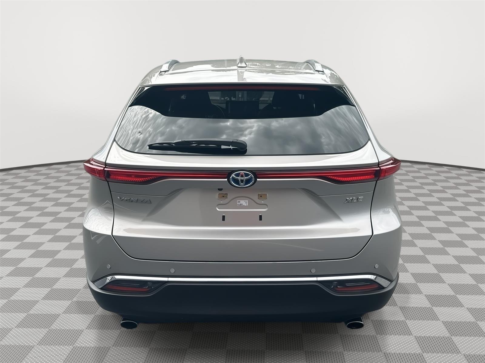 Used 2023 Titanium Glow Toyota XLE image 6