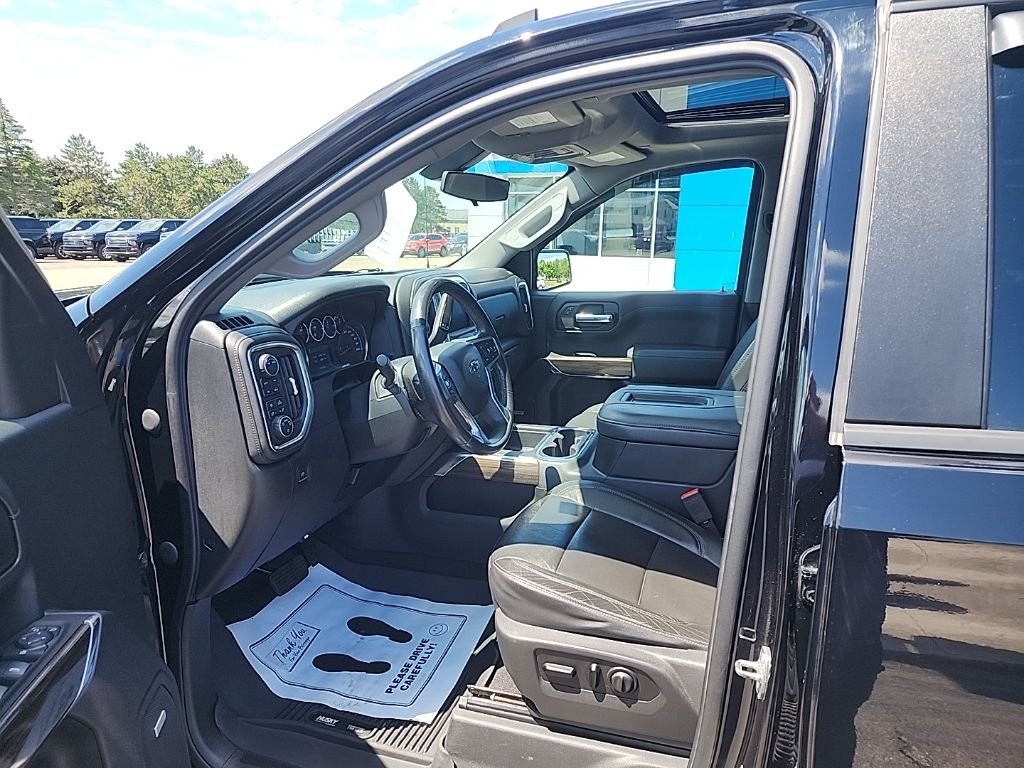 Used 2020 Black Chevrolet RST image 9