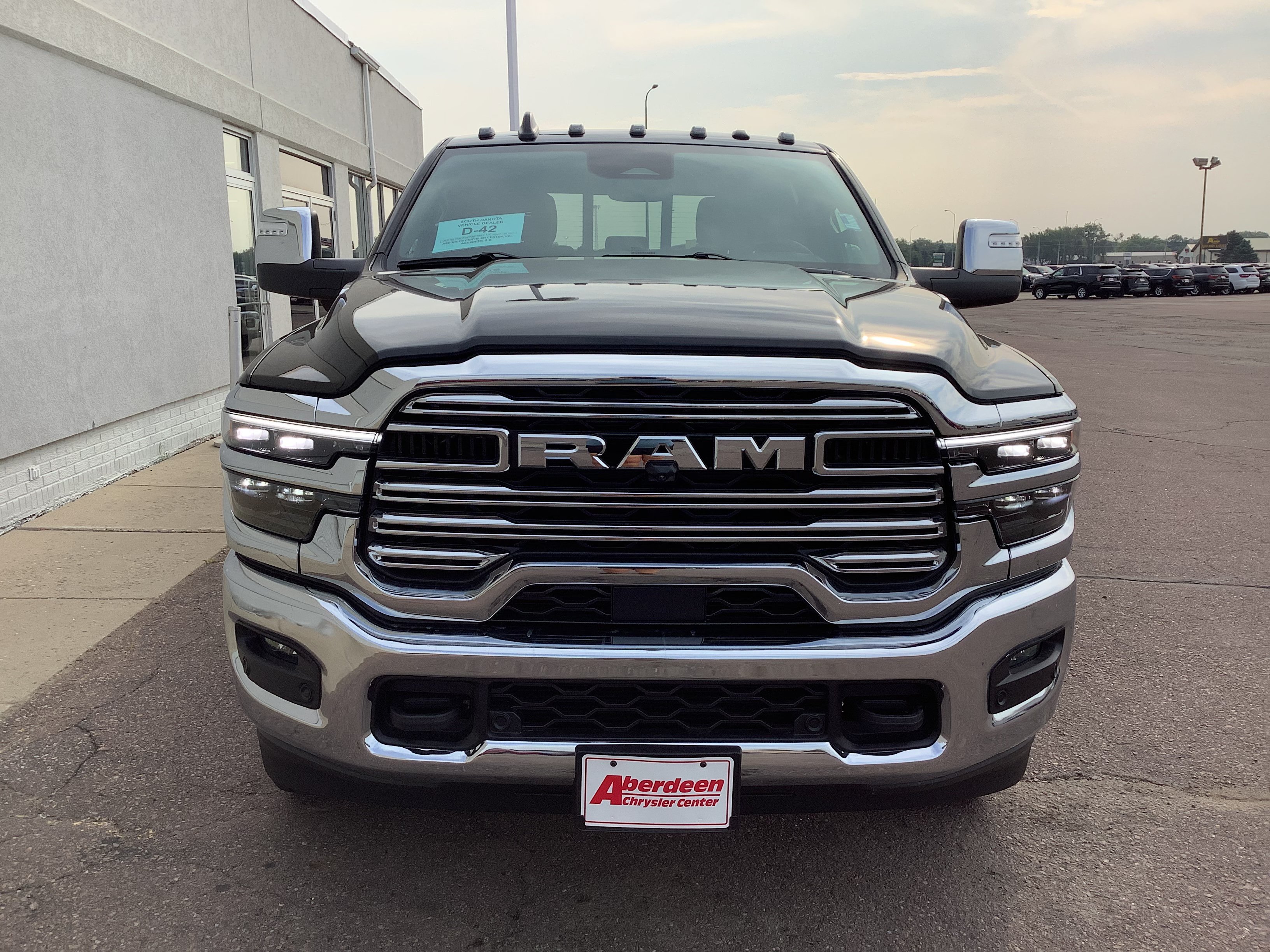 New 2026 Diamond Black Crystal Pearl-Coat Exterior Paint RAM Big Horn image 3