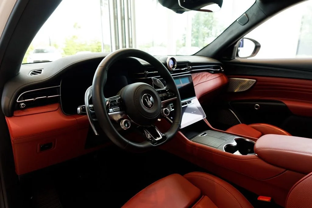 Used 2023 Bianco Maserati Modena image 28