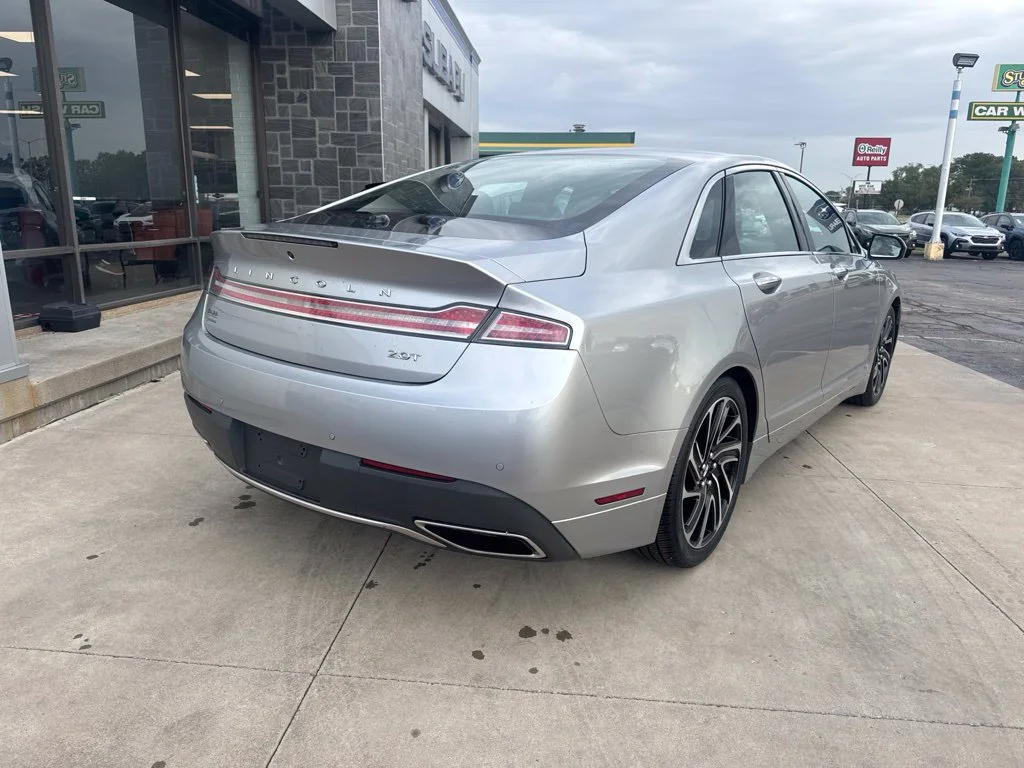 Used 2020 Silver Lincoln Standard image 2