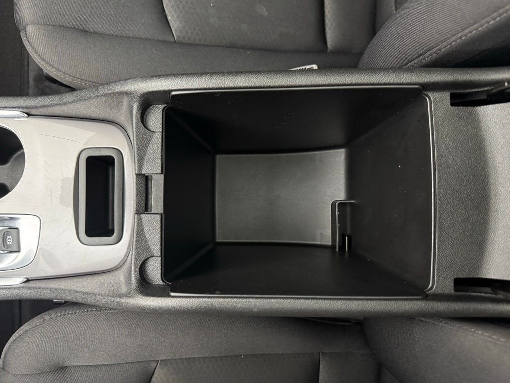 Used 2024 Summit White Chevrolet LT image 27