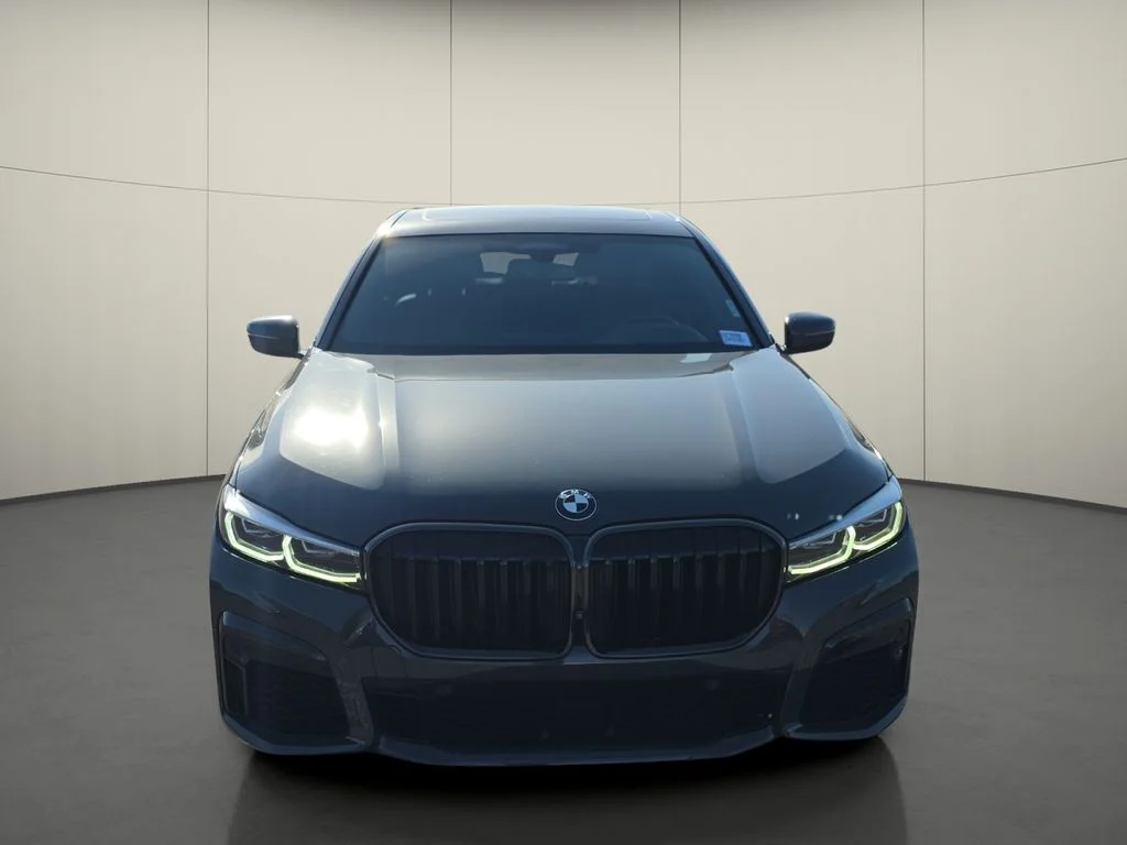 Used 2021 Gray BMW 740i image 2
