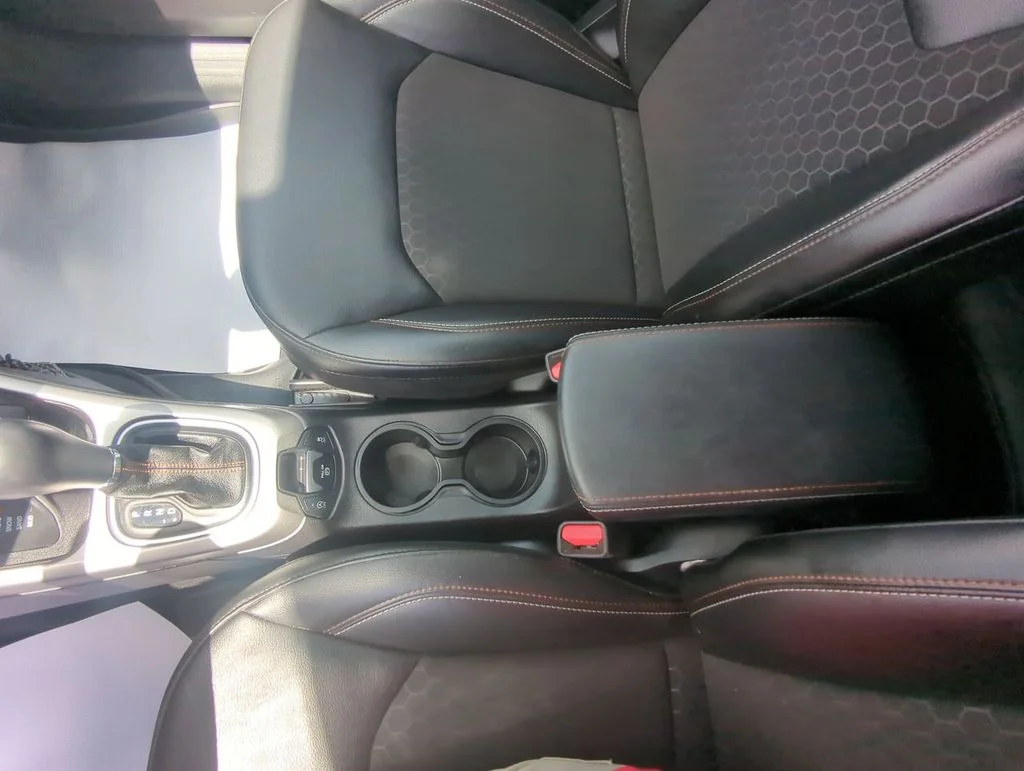 Used 2021 Blue Jeep Latitude image 21