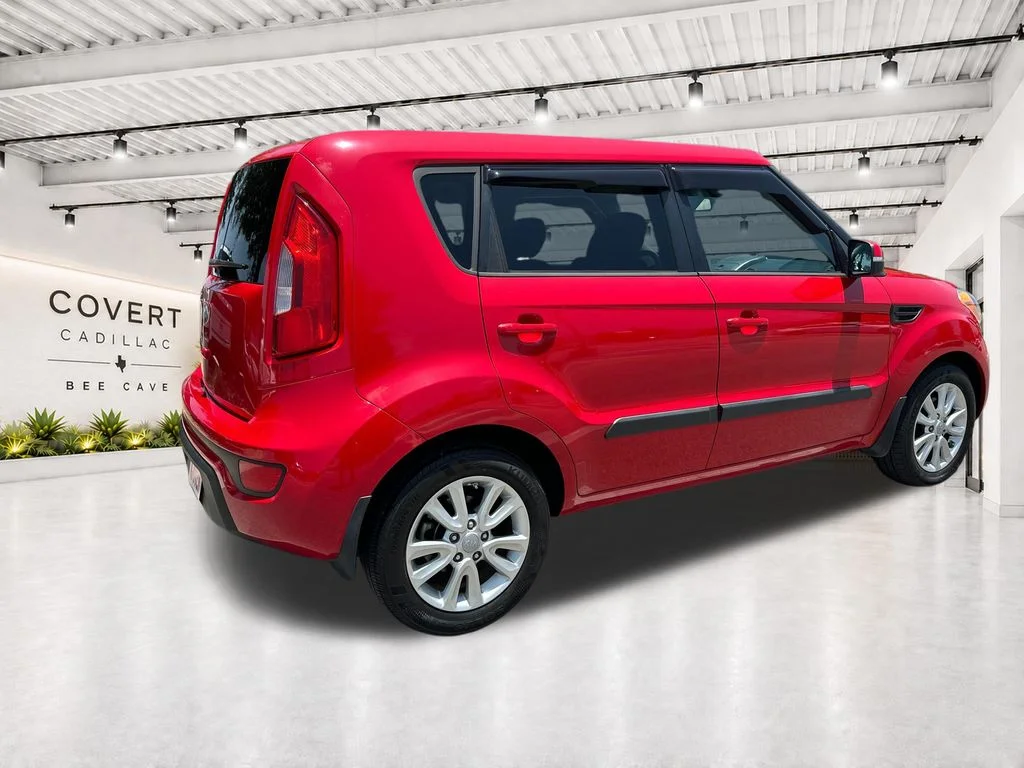 Used 2013 Red Kia Plus image 10
