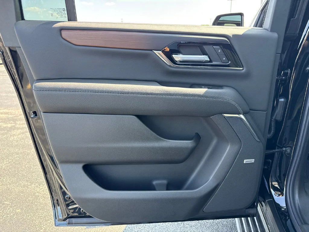 2026 GMC Yukon XL Denali - Photo 32