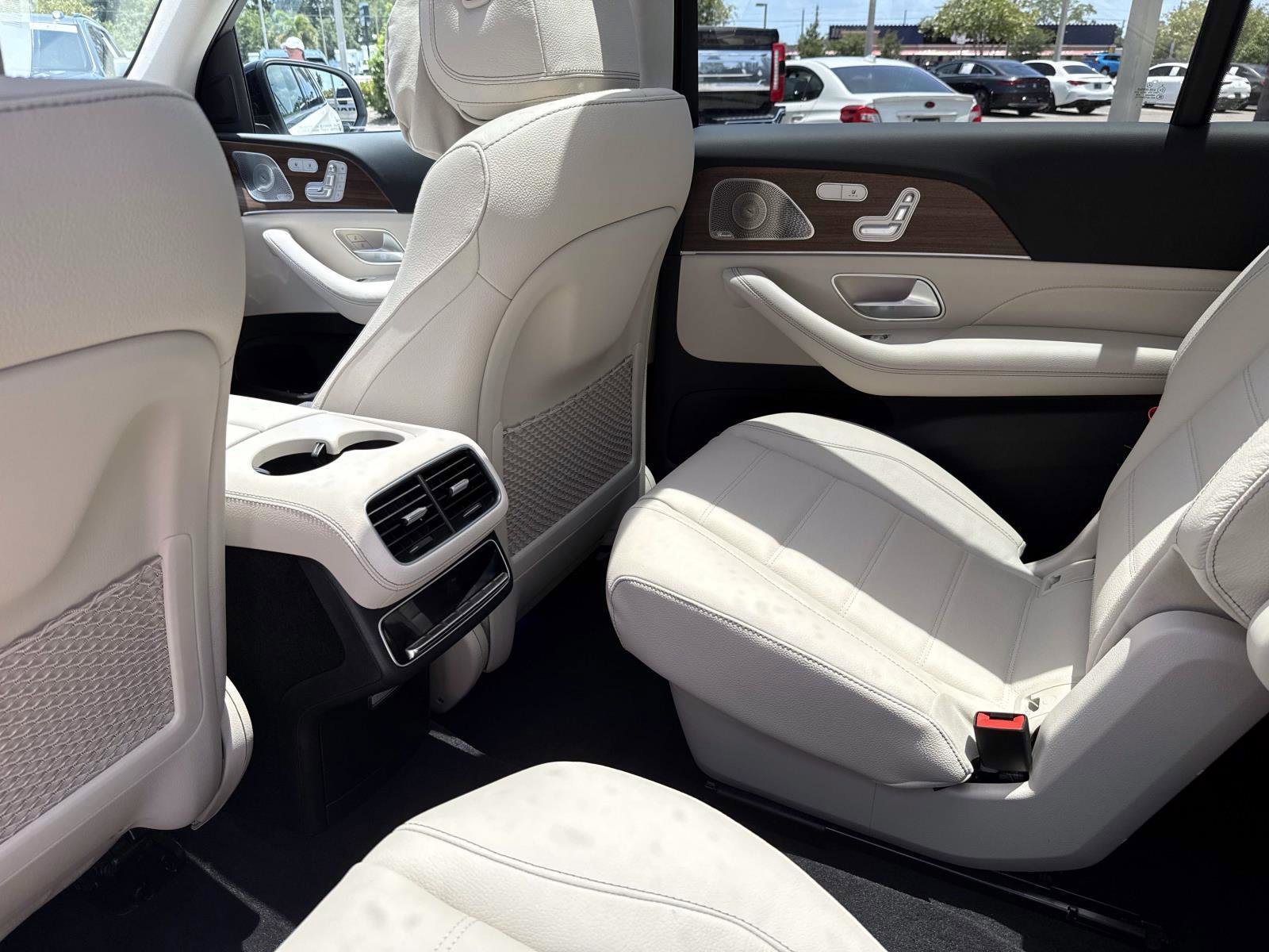 New 2026 Polar White Mercedes-Benz 450 4MATIC® SUV image 16