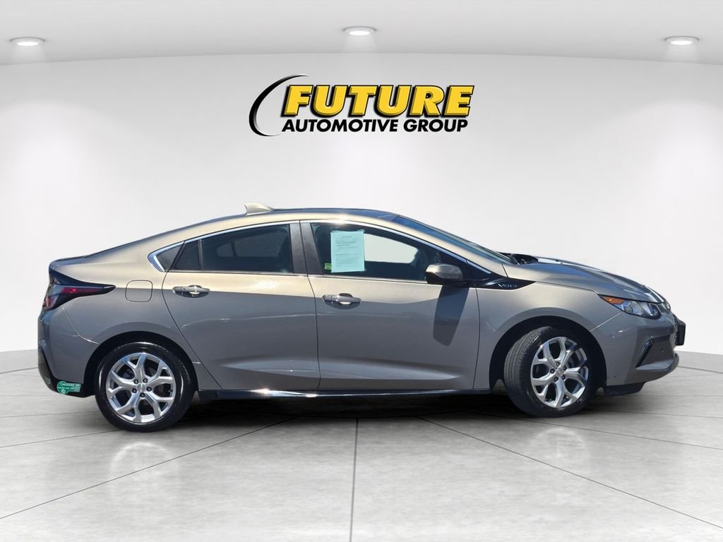 Used 2017 Gray Chevrolet Premier image 3