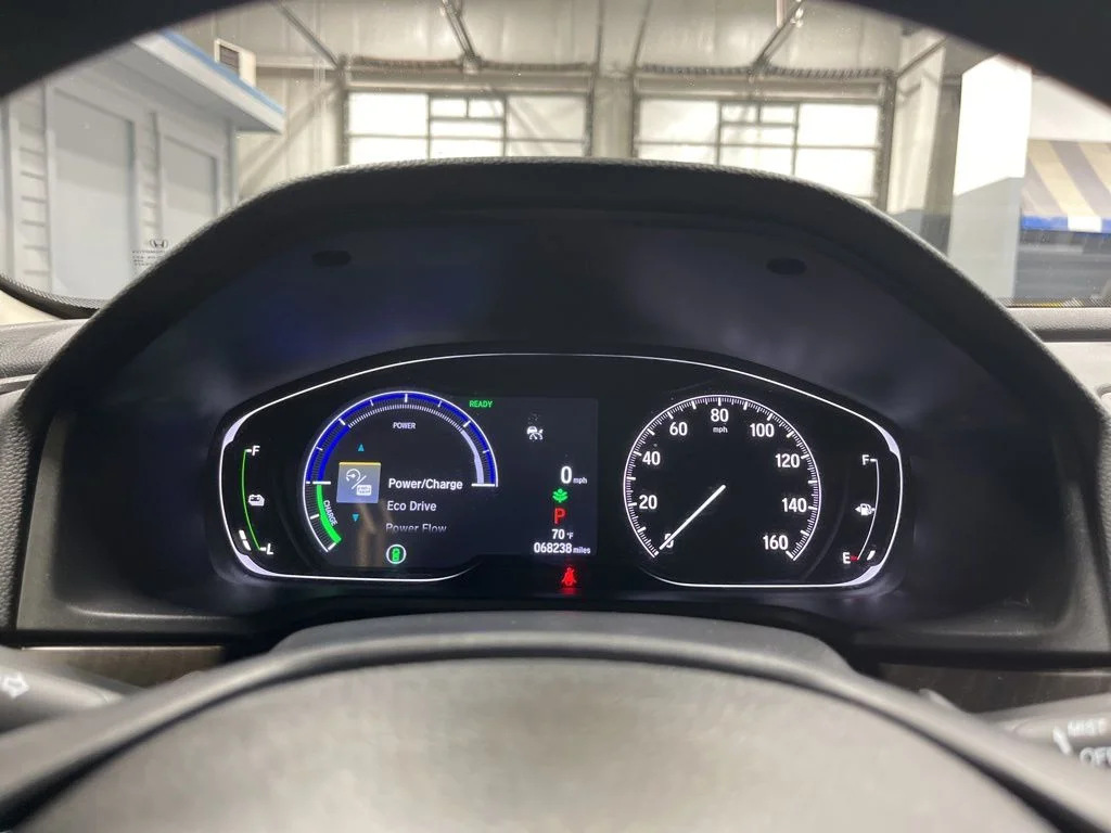 Certified Used 2022 Sonic Gray Pearl Honda Touring image 17