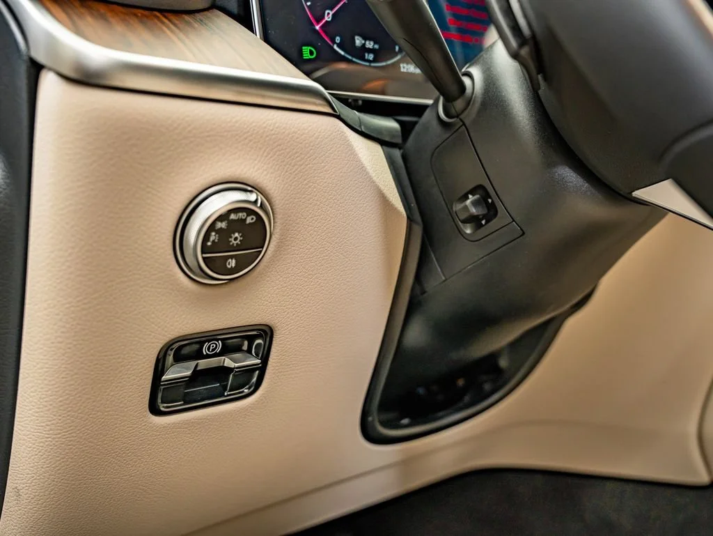 New 2027 Polar White Mercedes-Benz GLC 300 image 19