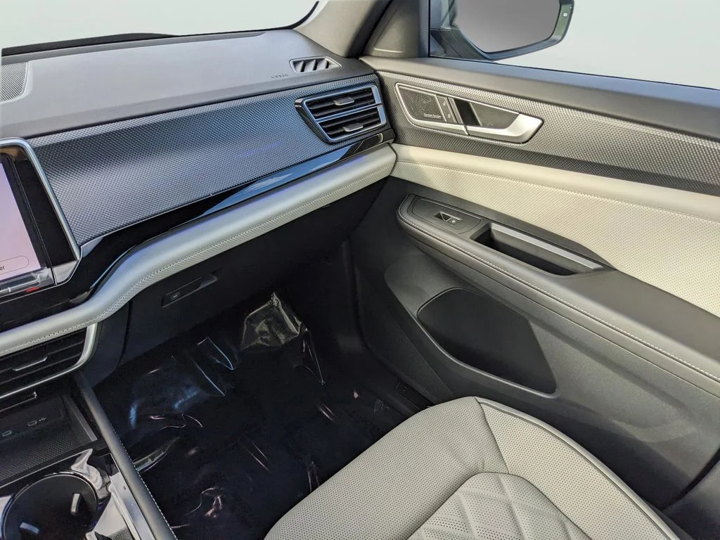2026 Volkswagen Atlas Cross Sport SEL Premium R-LINE - Photo 17