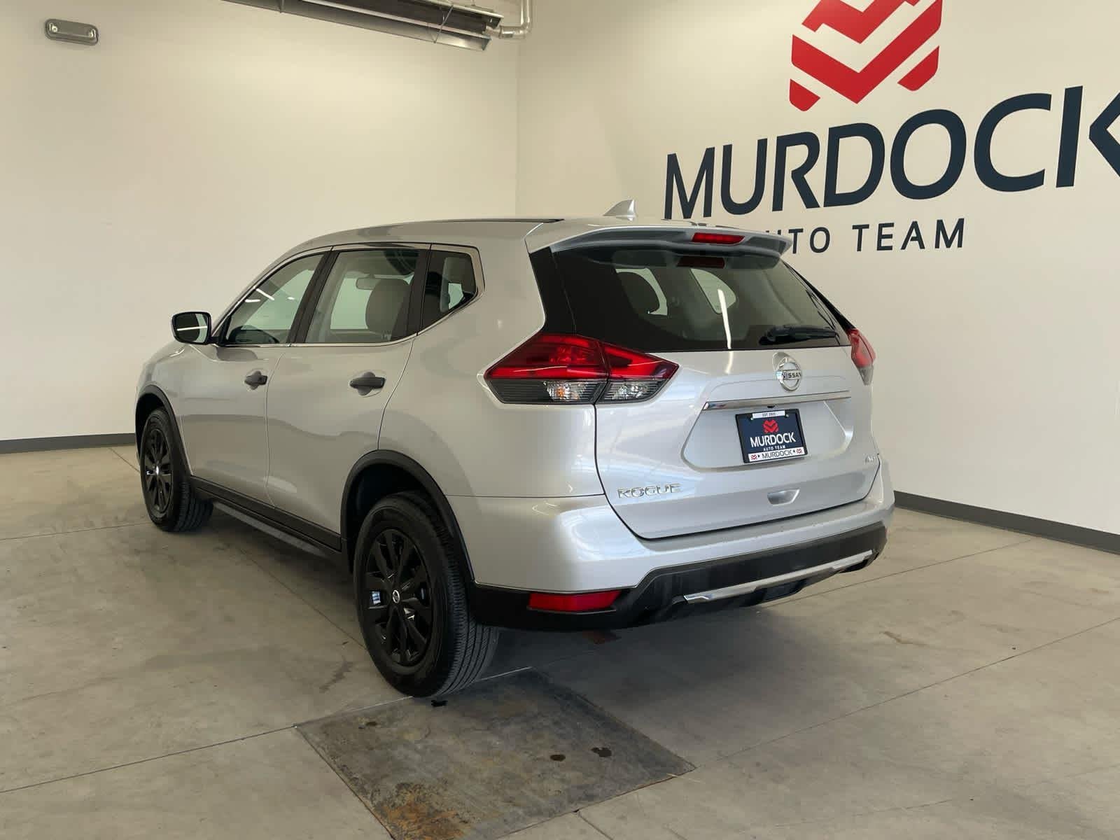 Used 2017 Brilliant Silver Nissan S image 3