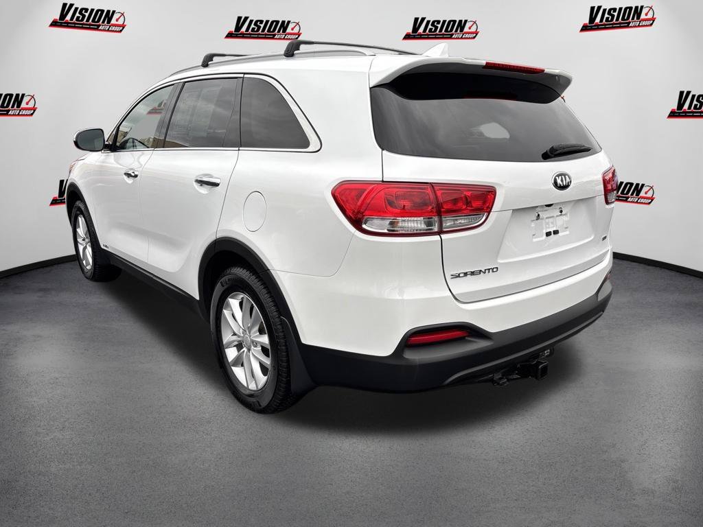 Used 2018 White Kia LX image 3