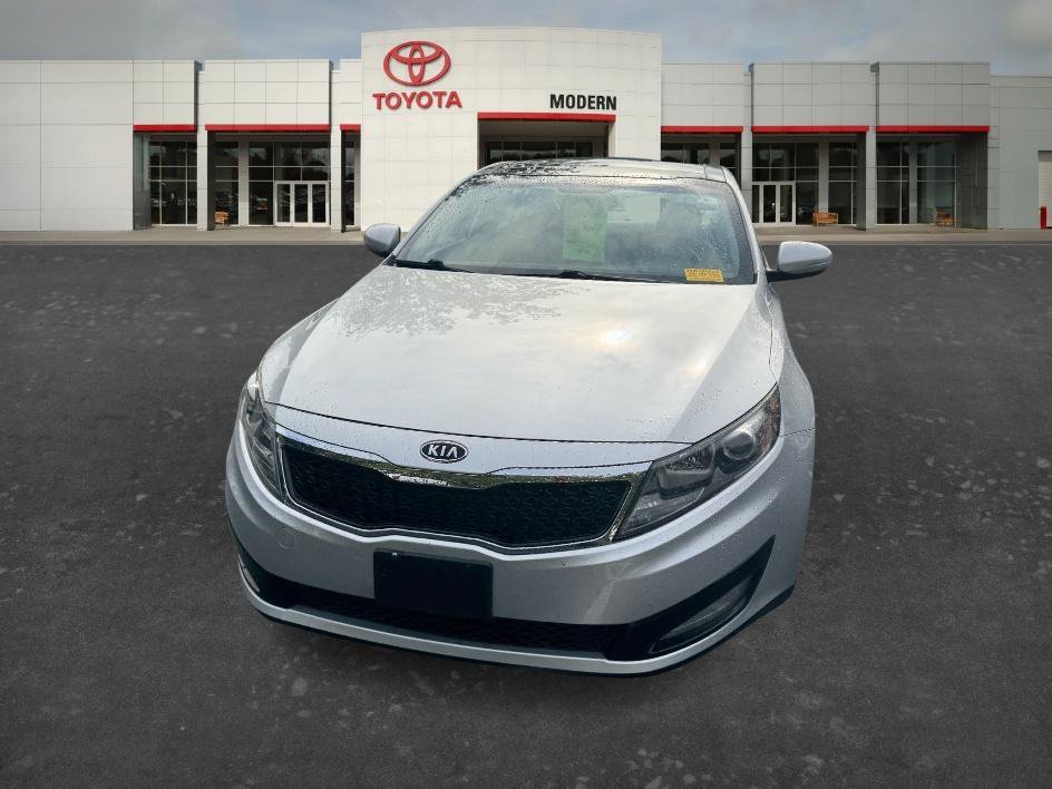 Used 2011 Bright Silver Kia EX image 6