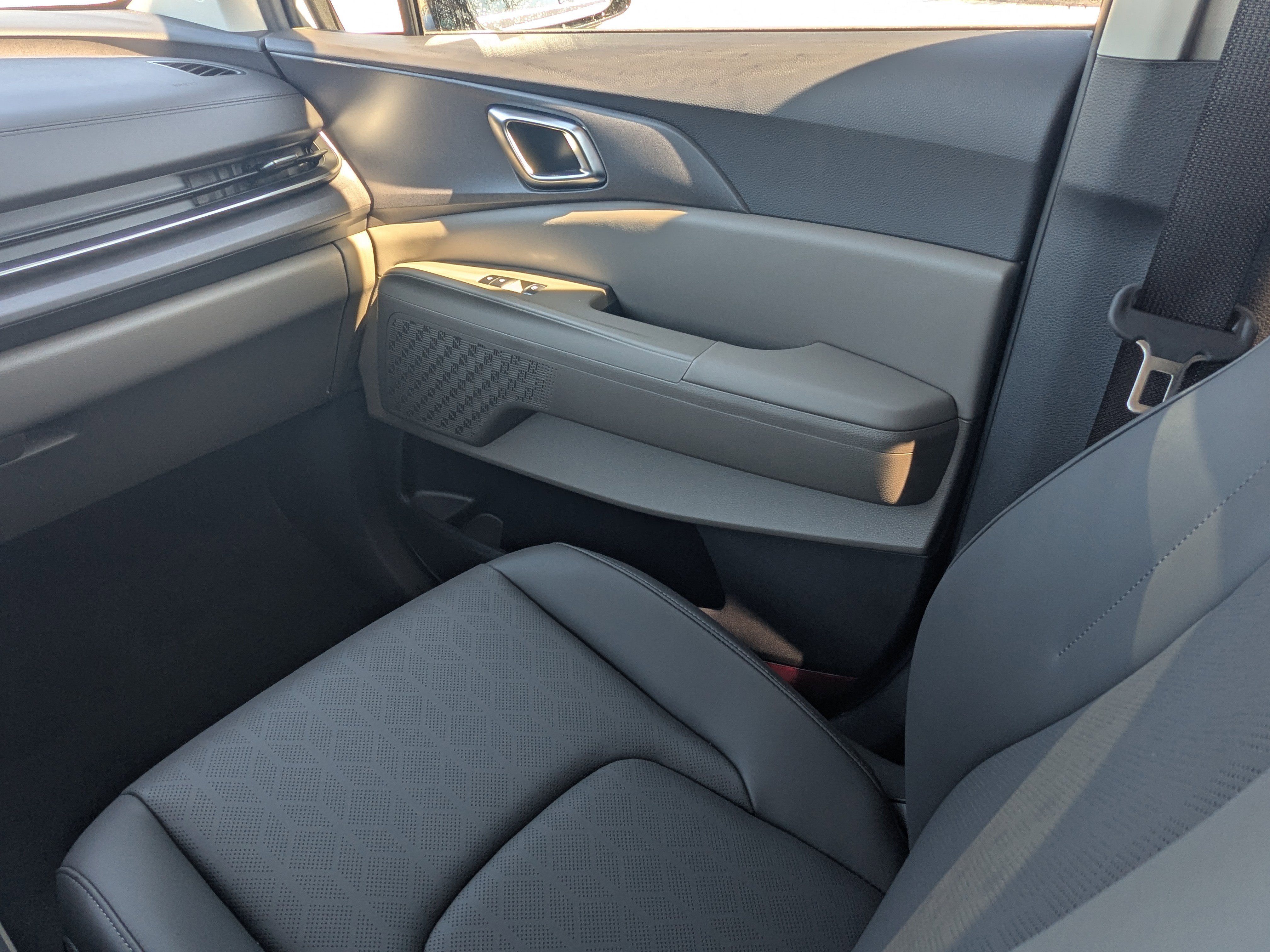 New 2026 Ivory Silver Kia EX image 29