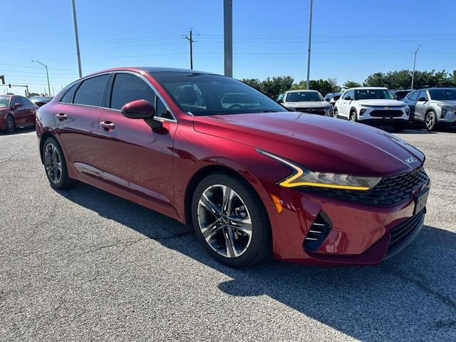 Used 2022 Red Kia EX image 8