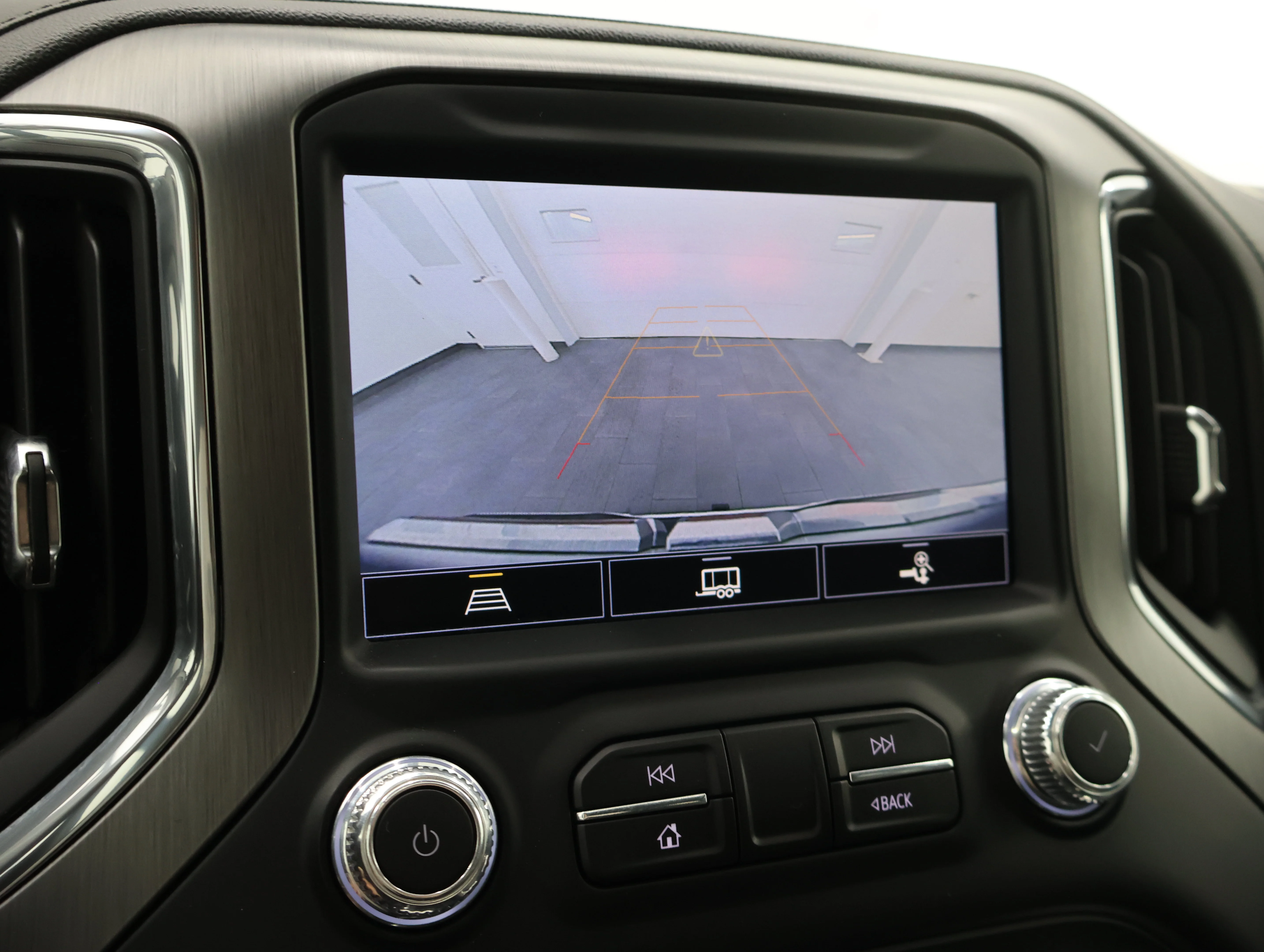Used 2022 White Frost Tricoat GMC Denali image 18