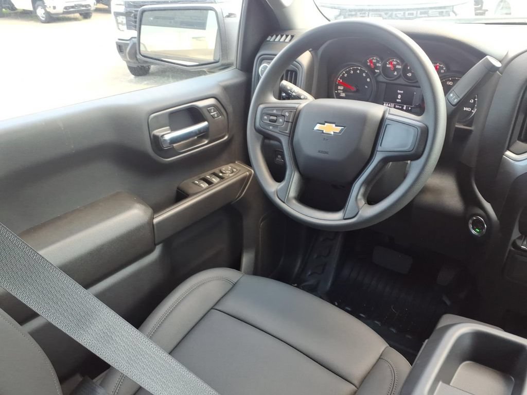 New 2026 Summit White Chevrolet WT image 19
