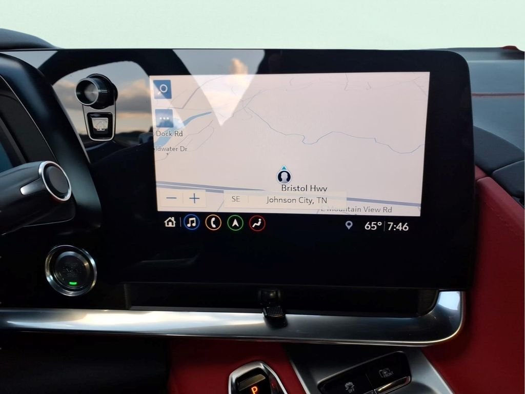 Used 2020 White Chevrolet Stingray image 27