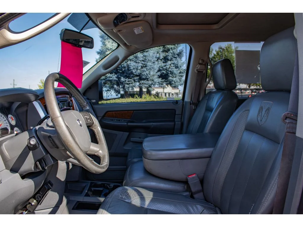 Used 2007 Bright White Clearcoat Dodge Laramie image 29