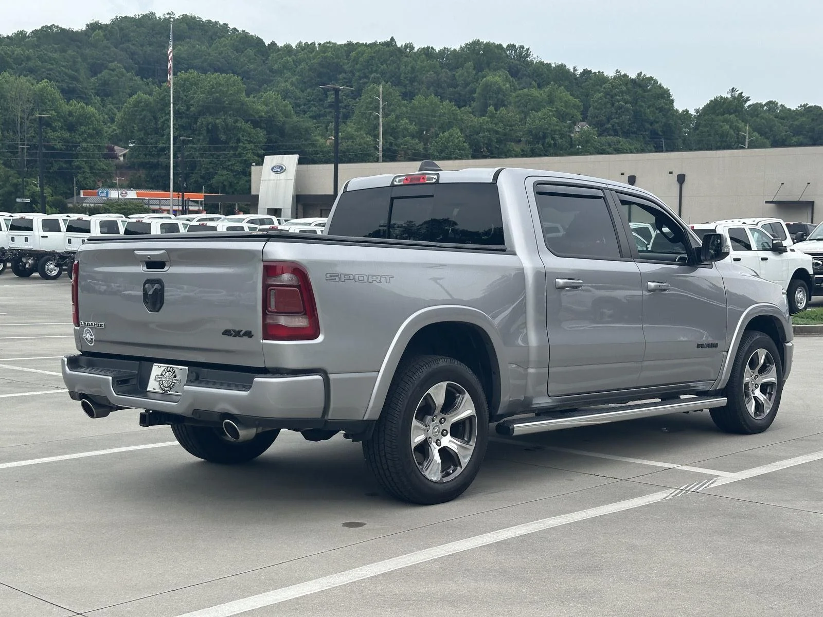 Used 2020 Billet Silver Metallic Clearcoat Ram Laramie image 7