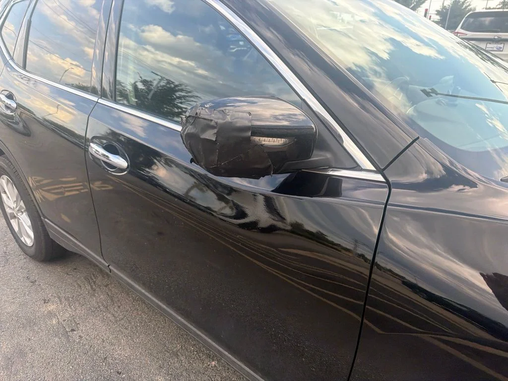Used 2014 Black Nissan SV image 10