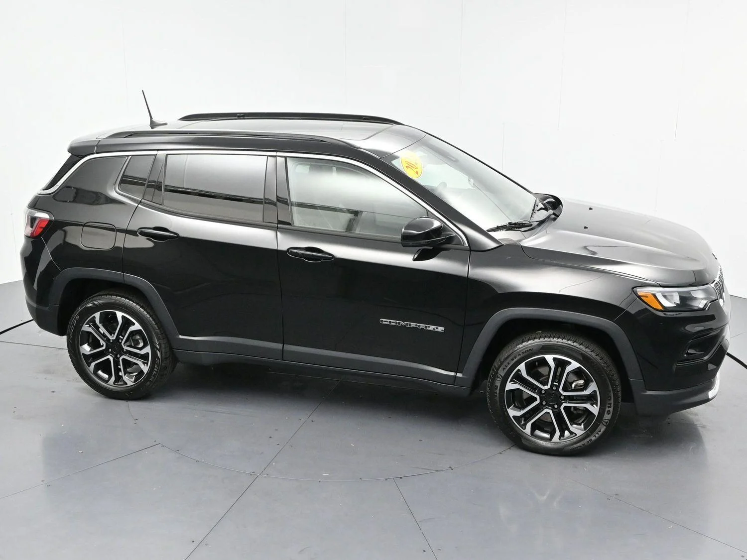 Used 2023 Diamond Black Crystal Pearlcoat Jeep Limited image 40