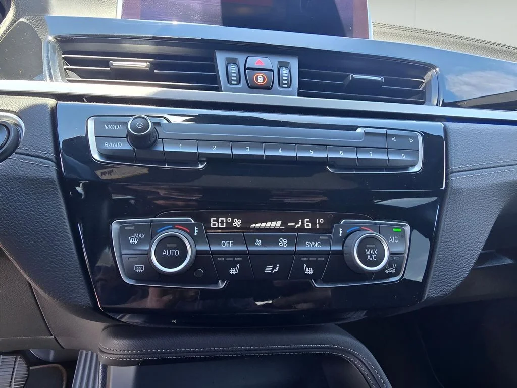 Used 2022 Glacier Silver Metallic BMW xDrive28i image 18