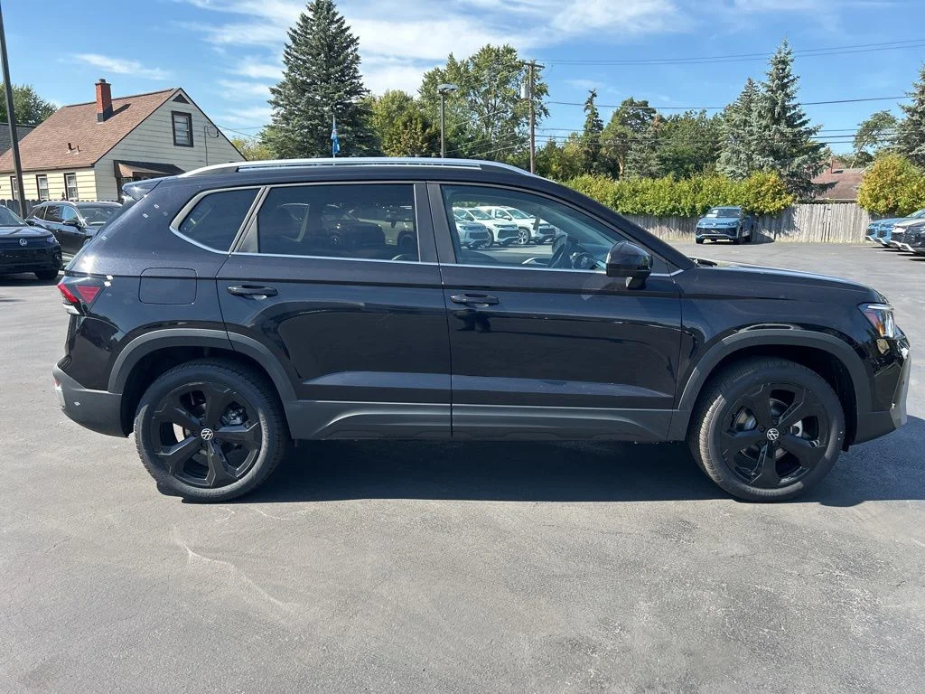 2025 Volkswagen Taos SEL - Photo 6