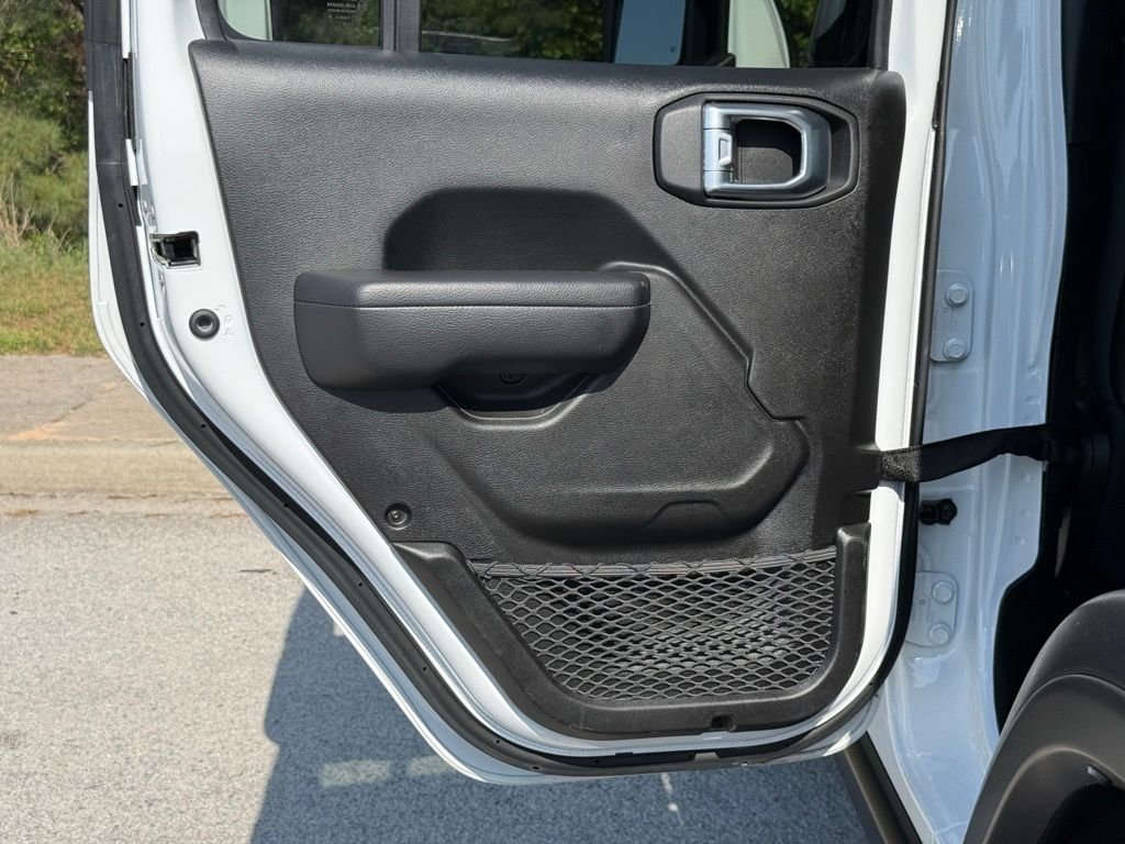 Used 2024 White Jeep Rubicon image 24