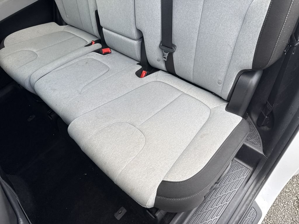 Used 2020 Hyper White Hyundai SE image 29