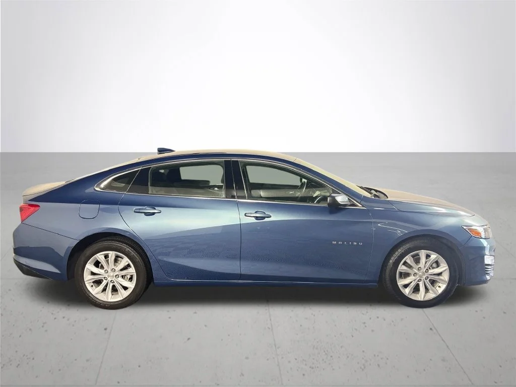 Used 2025 Blue Chevrolet LT image 5
