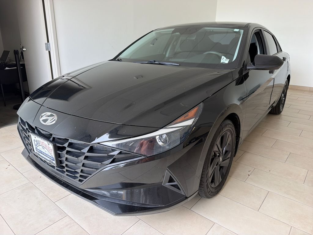 Used 2022 Black Hyundai SEL image 4