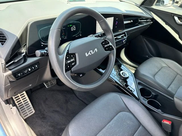 Used 2024 Mineral Blue Kia SX image 36