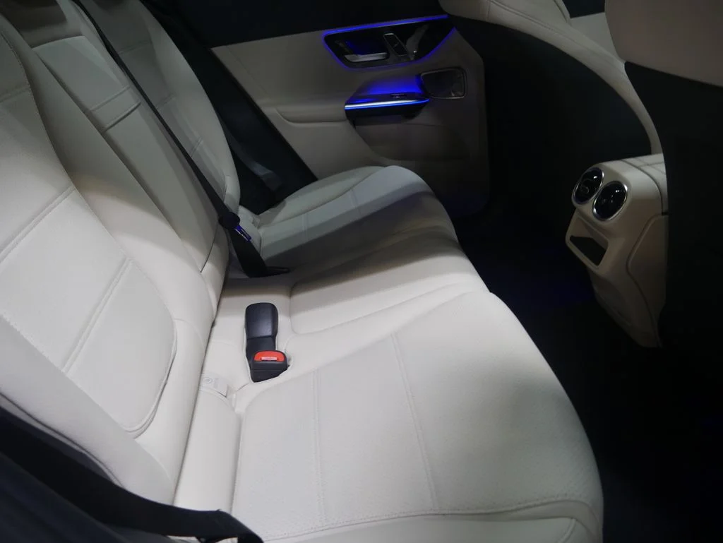 New 2026 Polar White Mercedes-Benz GLC 300 image 31