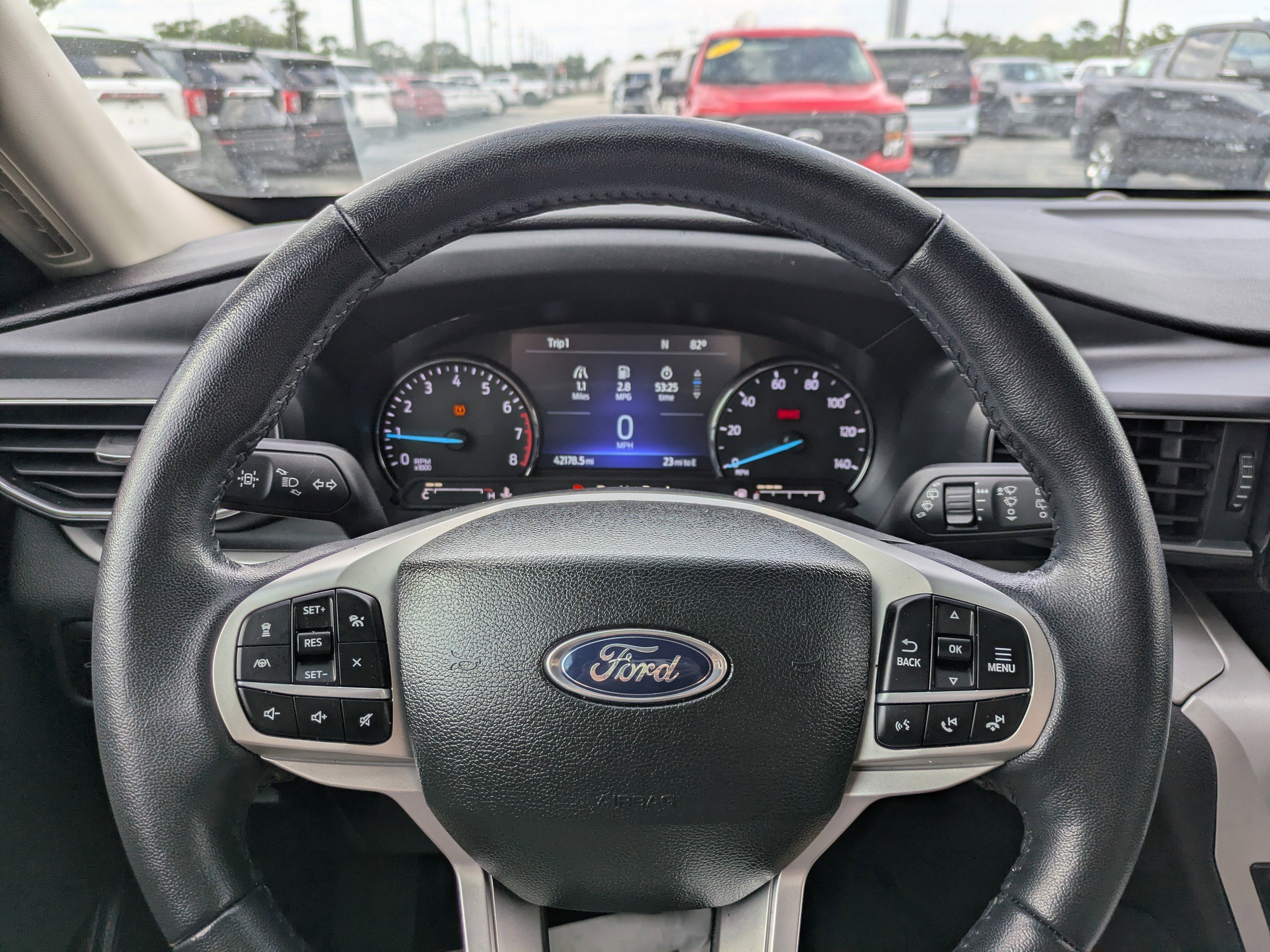 Used 2023 Oxford White Ford XLT image 23