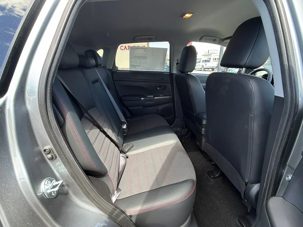 New 2026 Mercury Gray Metallic Mitsubishi 2.0 SE image 24