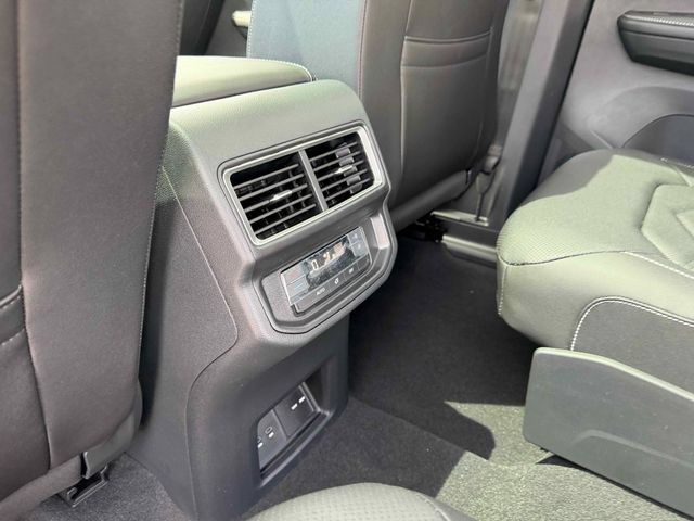 New 2026 Green Volkswagen 2.0T SE w/Technology image 30