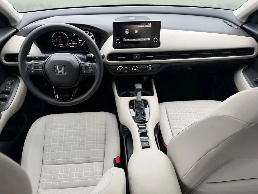 Used 2025 Silver Honda LX image 27