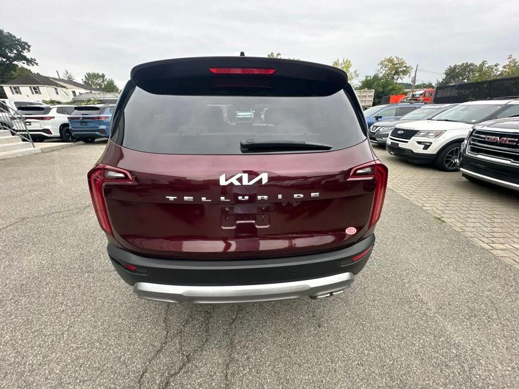 Used 2022 Purple Kia SX image 5